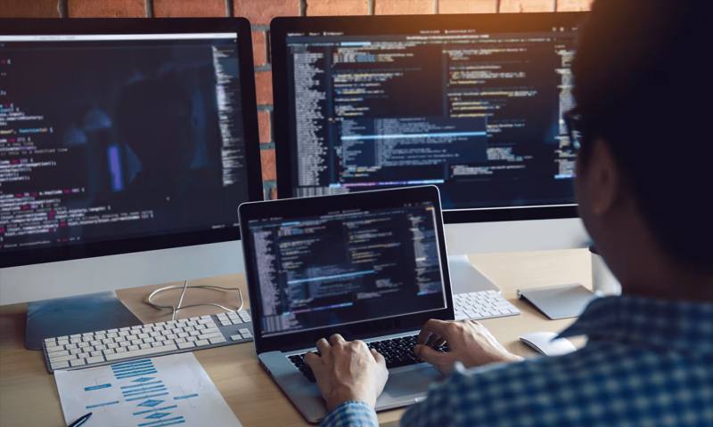 数据科学选型：R与Python如何赋能广元网站建设？